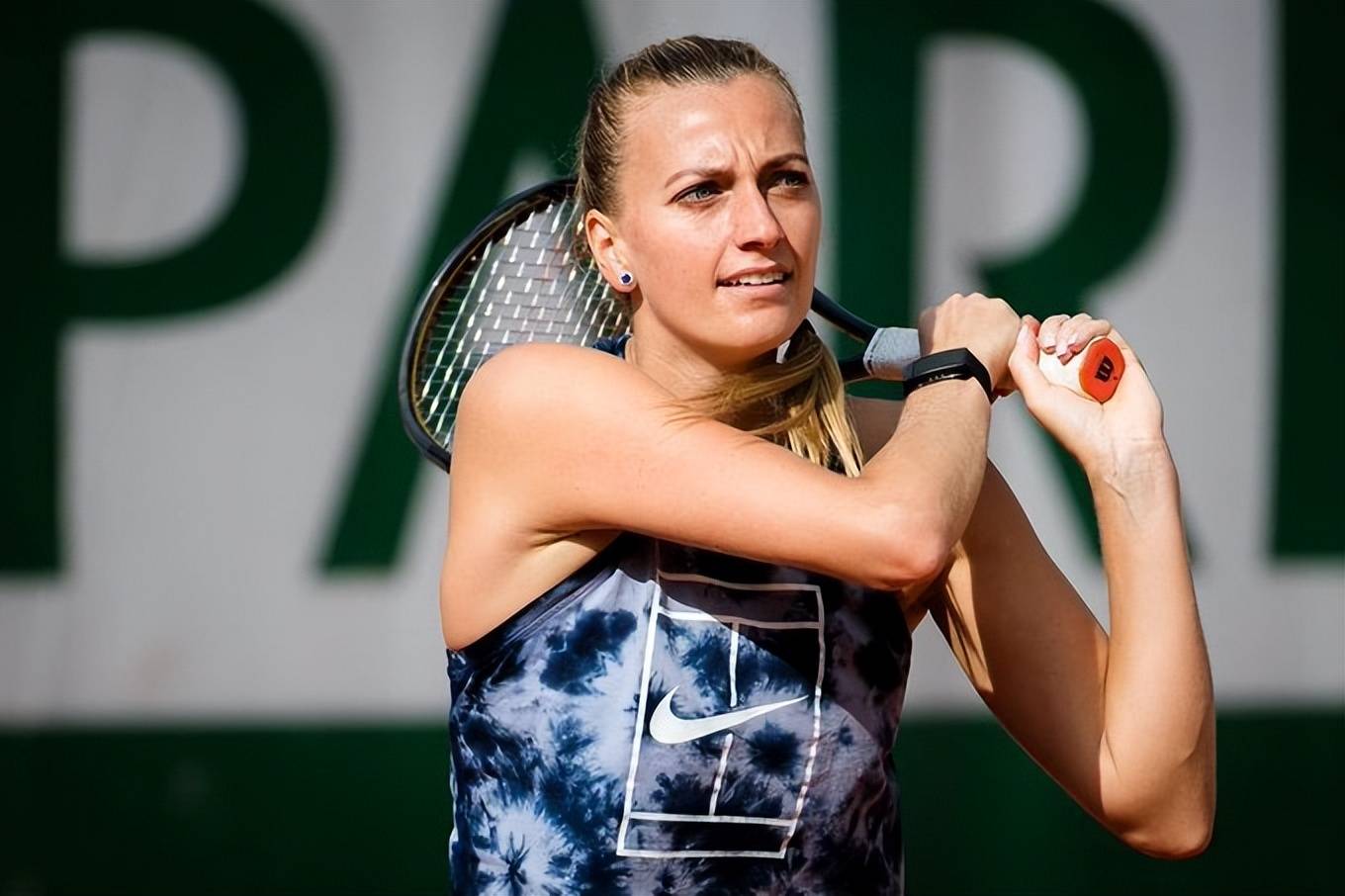 九游官网-科维托娃在中国队比赛中重返赛场，刷新纪录引发热议！